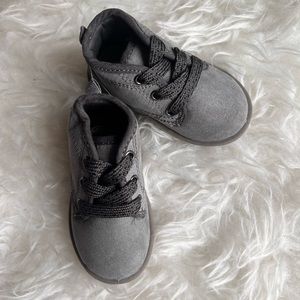 HOST PICK Simple joys by Carters size 4 toddler gray boots new with tags in bag